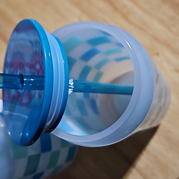 Mainstay Color Changing 20oz Tumblers with Straws -set of two NWT - Picture 4 of 4